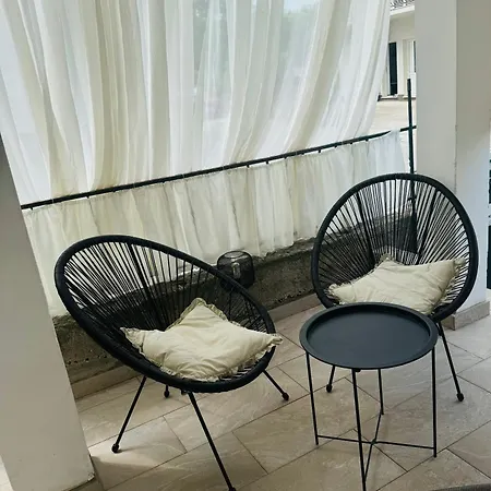 Doel-parking , 2 Minutes To The Split