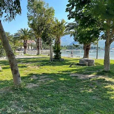 Doel-parking , 2 Minutes To The Apartament