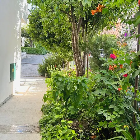 Doel-parking , 2 Minutes To The Apartament
