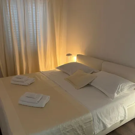 Doel-parking , 2 Minutes To The Spalato