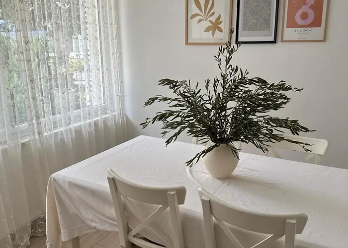 Doel-parking , 2 Minutes To The *