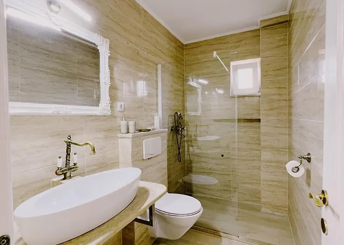 Doel-parking , 2 Minutes To The Spalato